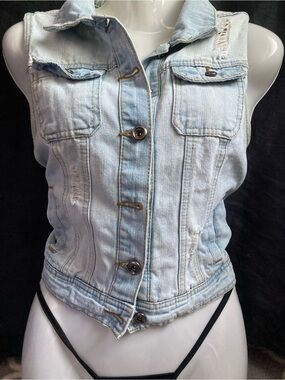 Ci Sono Distressed Light Wash Denim Vest Sleeveless Jean Jacket Size M